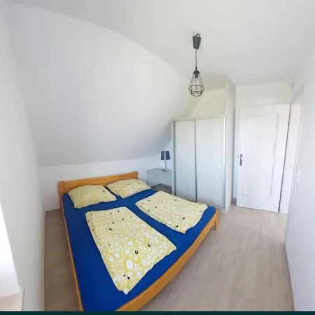 Jaskolka 2 *